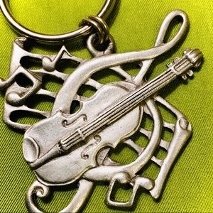 VINTAGE SPOONTIQUES MUSIC PEWTER KEYCHAIN 🎵🎻